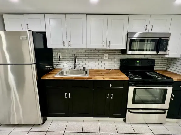 48 SW 14th St #2, Dania, FL 33004