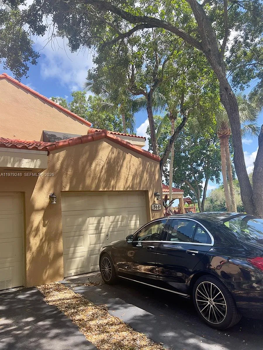 Building Photo - 568 N University Dr #568