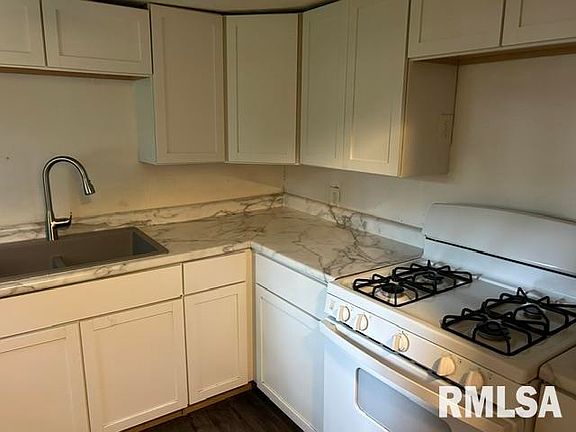 3rd image of 600 N Stephens Ave