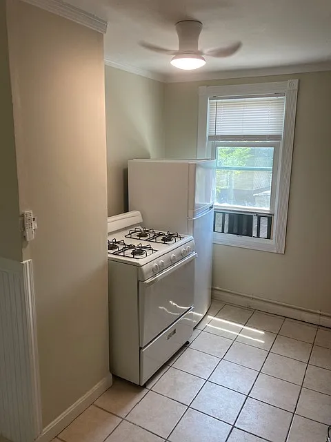 3 bed, 750 sqft, $2,000 — Photo 4