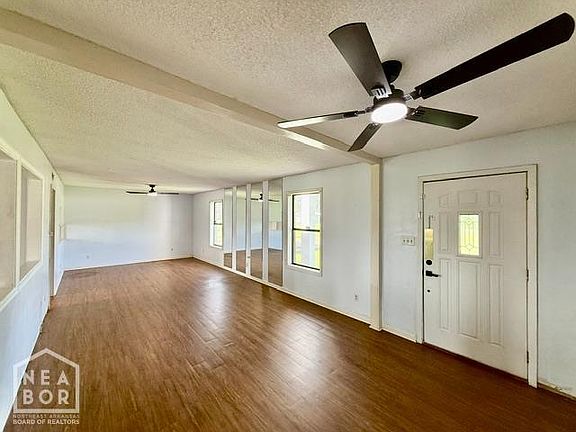 4th image of 609 S Ozark Ave
