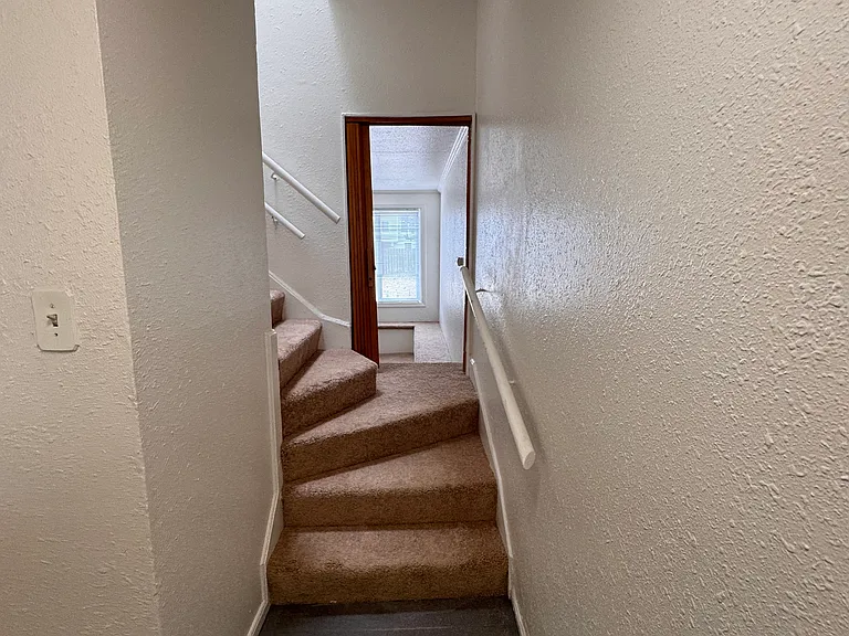 1958 48th Ave — Photo 2