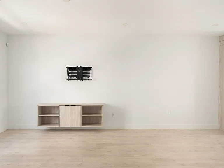 15950 Alder Pl #2 — Photo 8