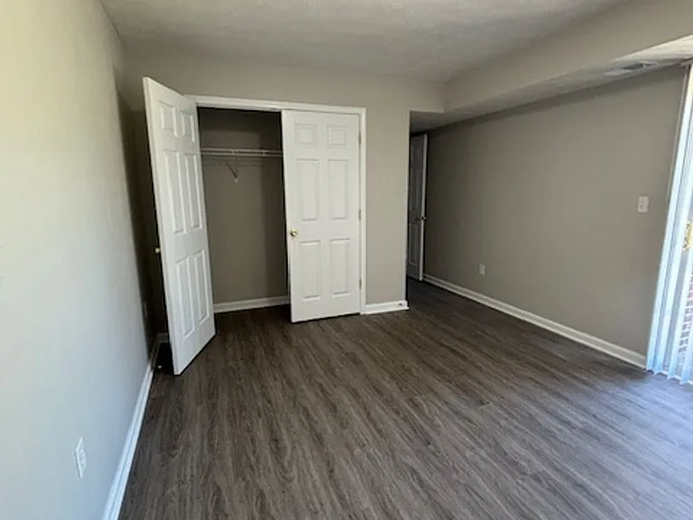 101 Braxton Ct — Photo 12