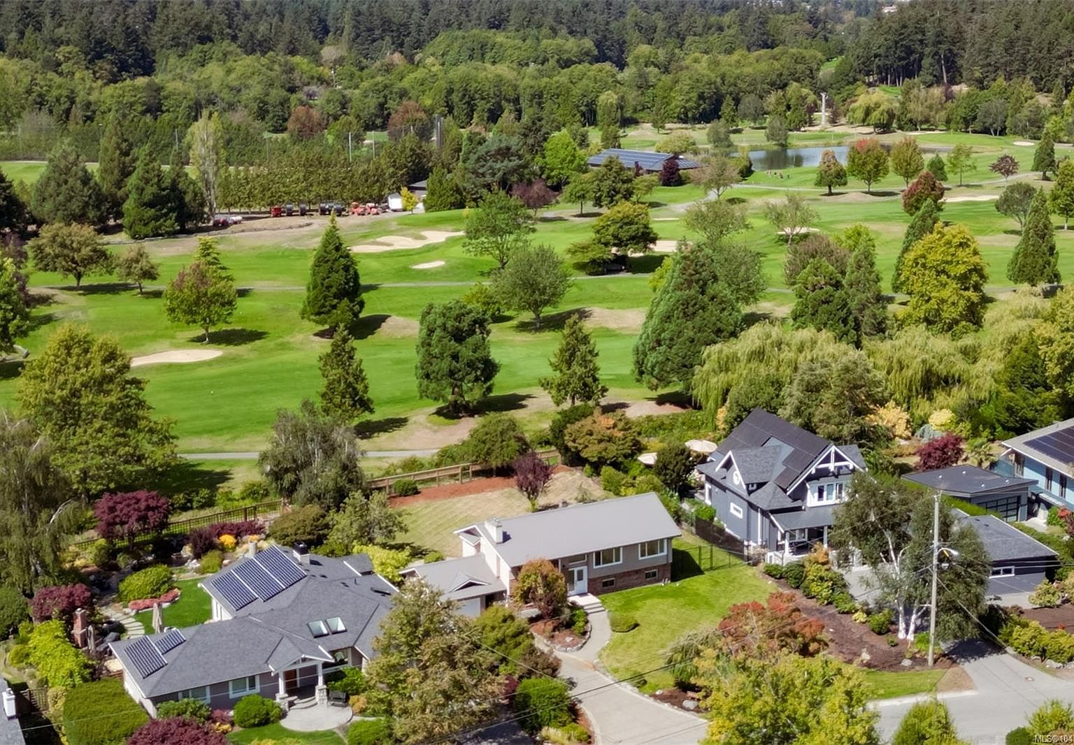 5348 Parker Ave — Cordova Bay Golf Course