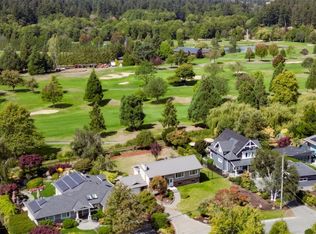 5348 Parker Ave, Saanich, BC V8Y2M9