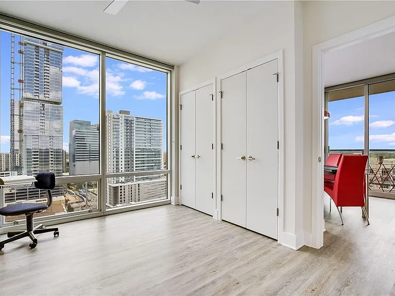 300 Bowie St — Photo 16