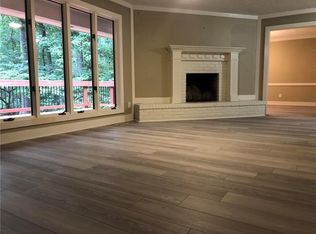 5095 Meadowbrook Cir, Suwanee, GA 30024