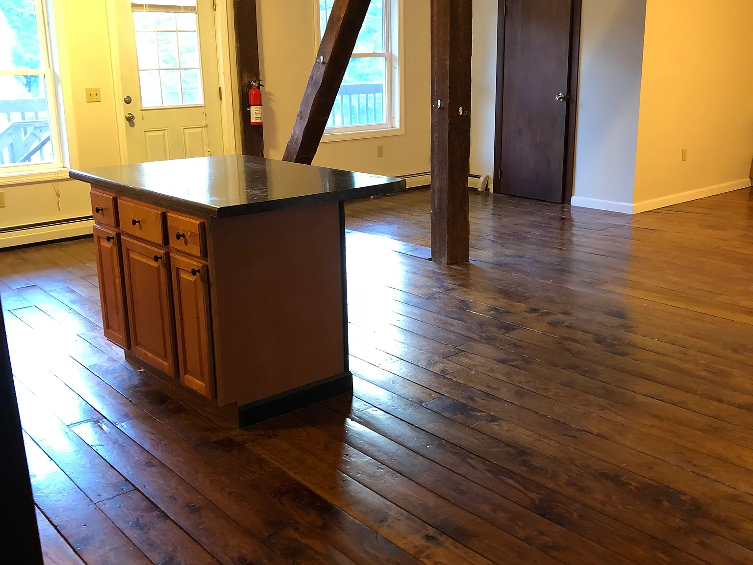 2 bed, 1200 sqft, $1,800 — Photo 2