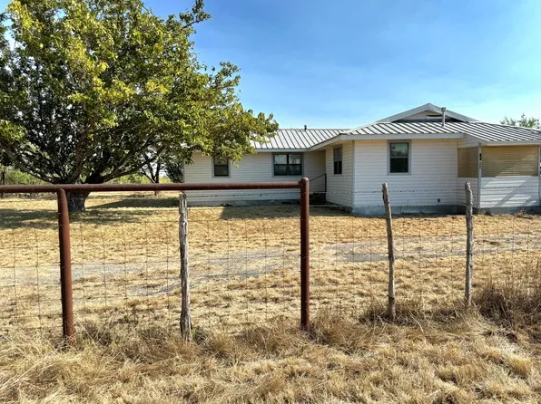 933 Railroad Ave, Maryneal, TX 79535