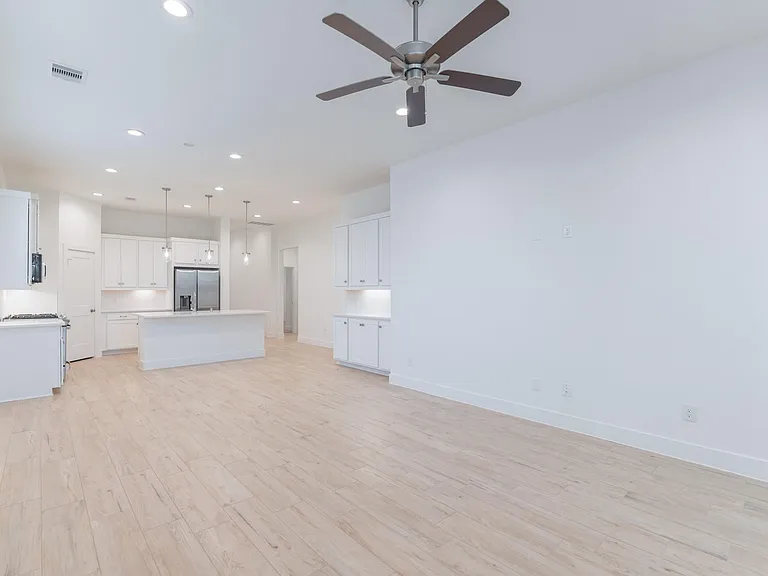 10747 Pine Pink — Photo 20