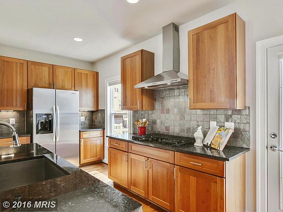 4th image of 9516 Canonbury Sq
