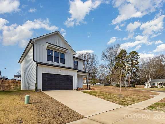 3rd image of 106 Silverwood Ct