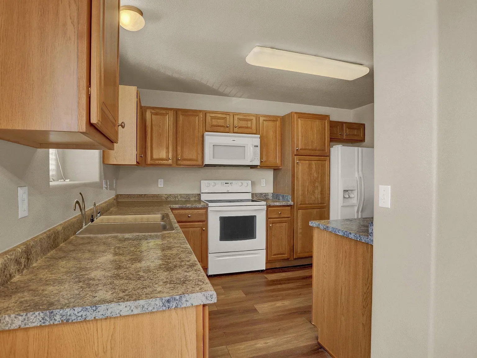 7005 Prairie Finch Hts — Photo 3