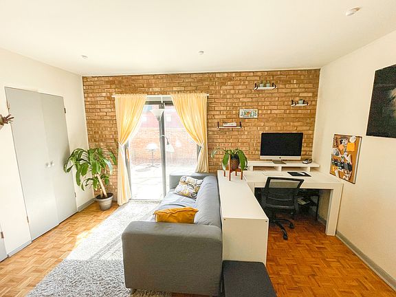 4th image of 854 W Altgeld St #1733125
