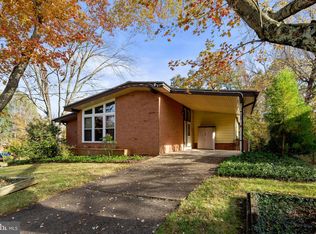 700 S Belgrade Rd, Silver Spring, MD 20902