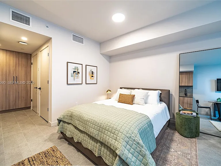 121 NE 5th St #1400 — Photo 19