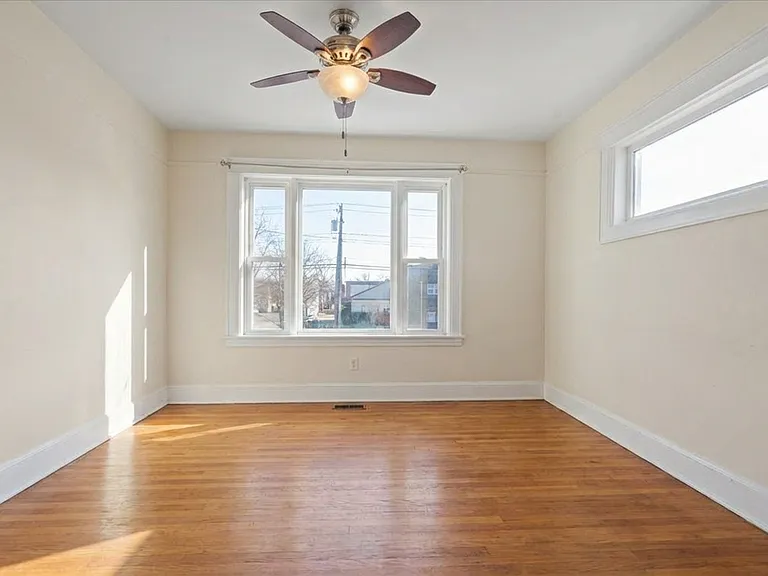 436 Undercliff Ave #2 — Photo 2