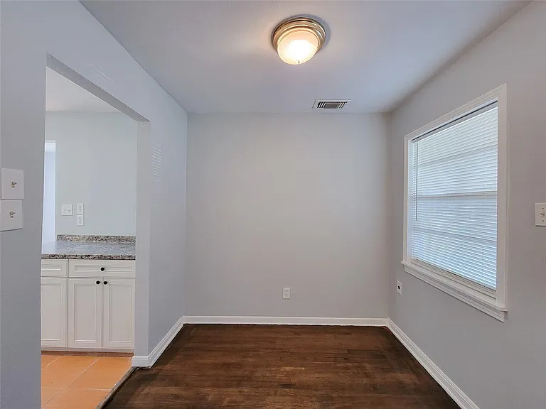 12422 Mylla St — Photo 7