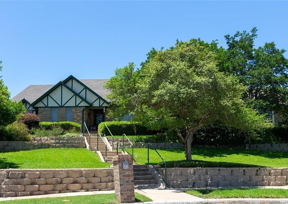 1st image of 3001 Marilee Dr