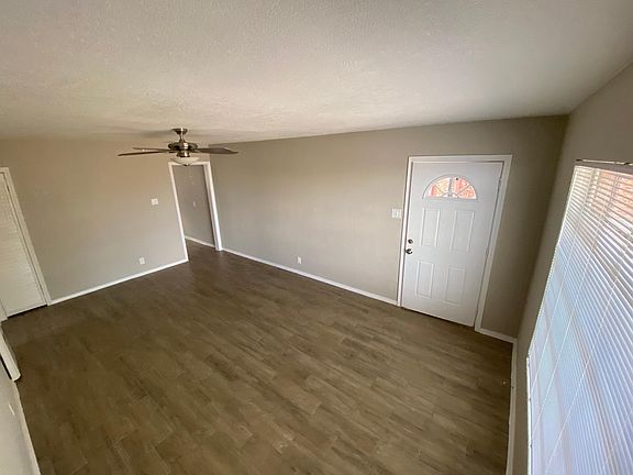2nd image of 4021 Fort Blvd #1