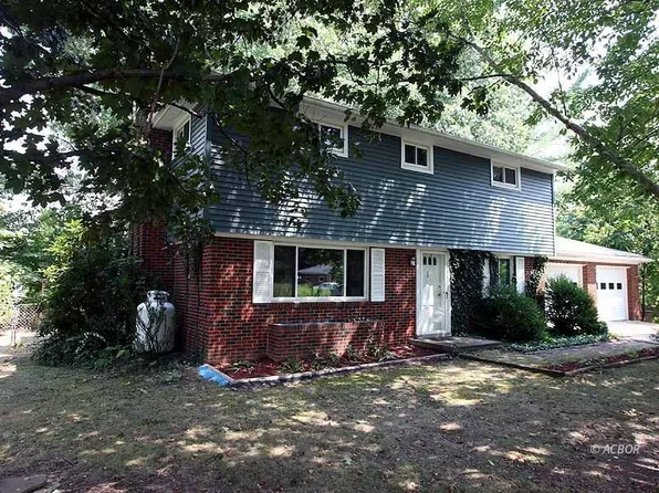 17 Linwood Dr, Rio Grande, OH 45674
