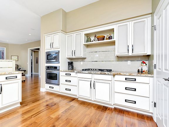 5th image of 927 Northridge Dr