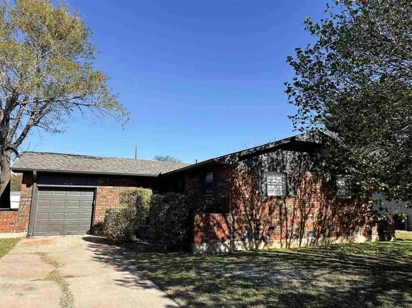 4214 SE Elmhurst Ln, Lawton, OK 73501