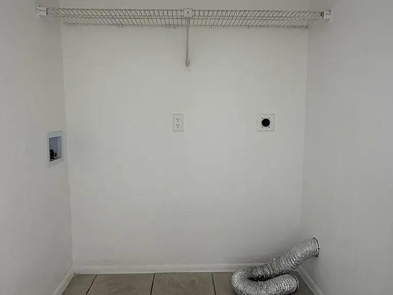 4214 Desoto Ave — Photo 15