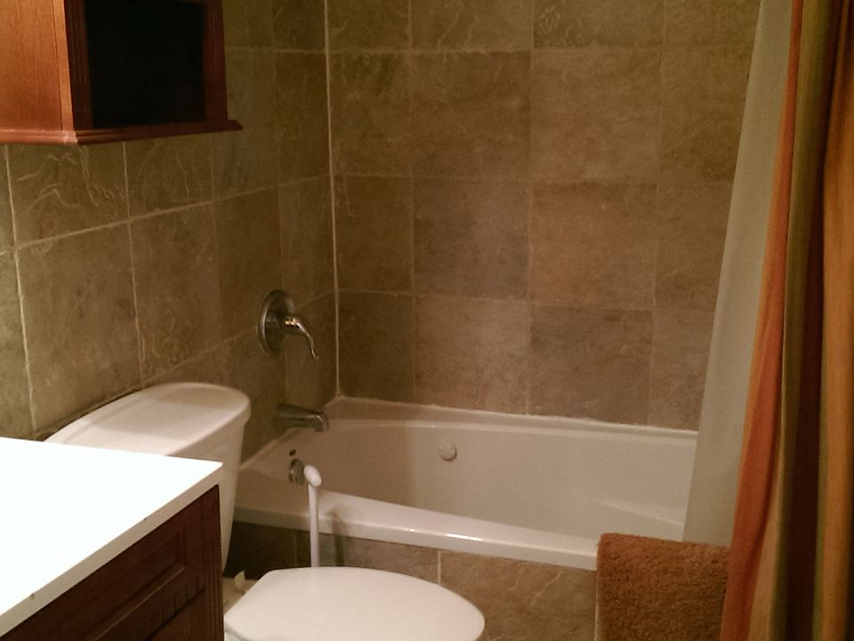 2nd image of 3013 Heritage Dr APT 11