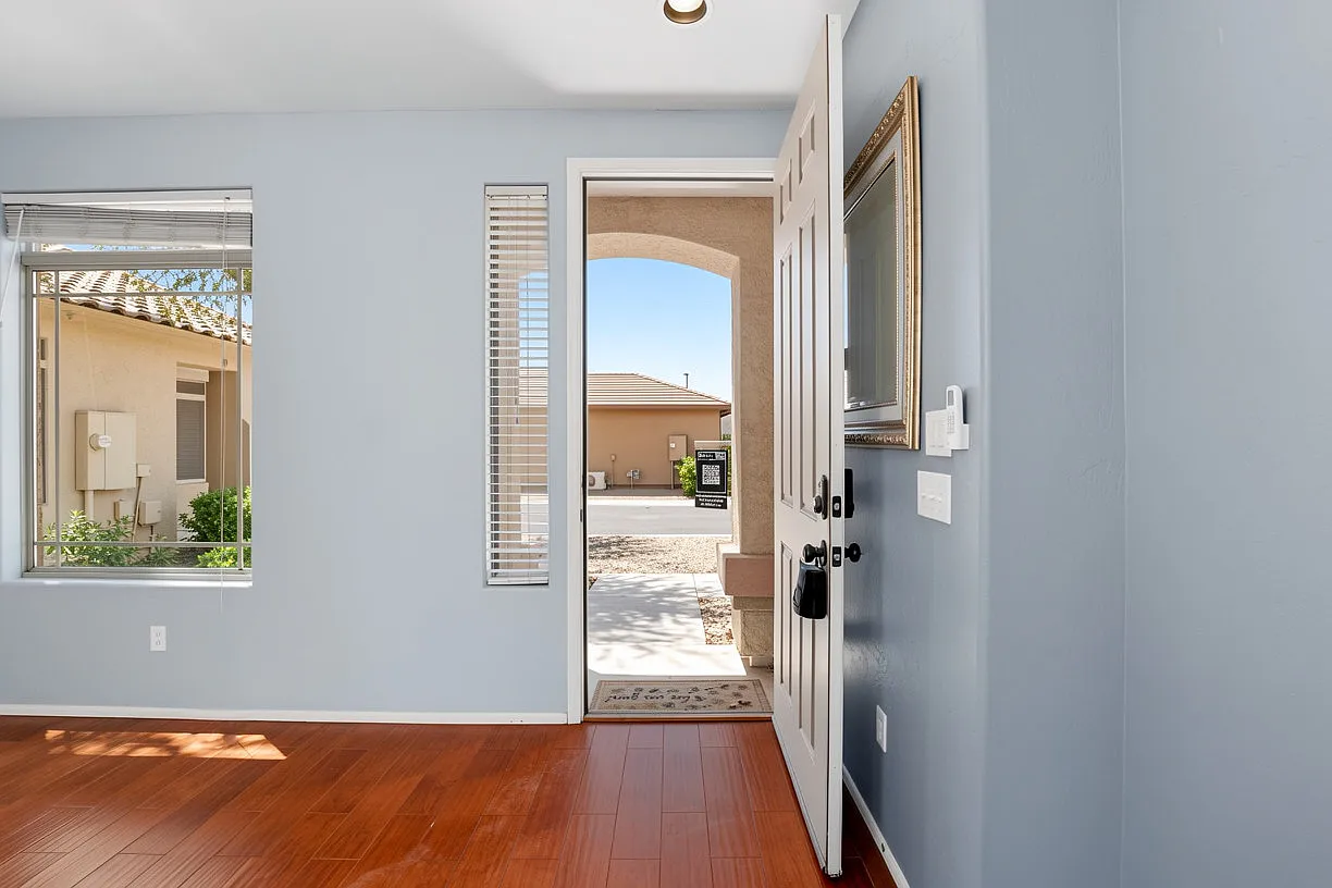 4 bed, 1708 sqft, $2,495 — Photo 4
