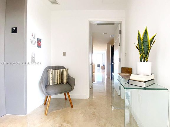 4th image of 16385 Biscayne Blvd Unit 716