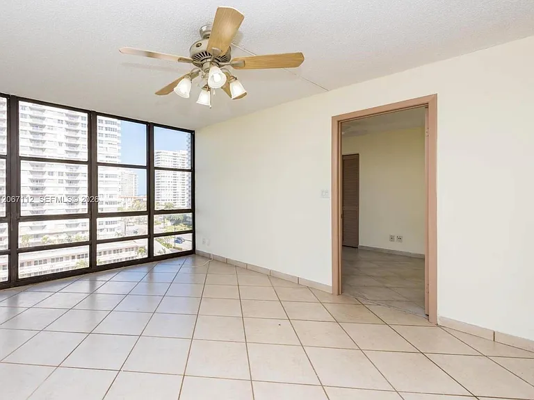 2049 S Ocean Dr #806 — Photo 2