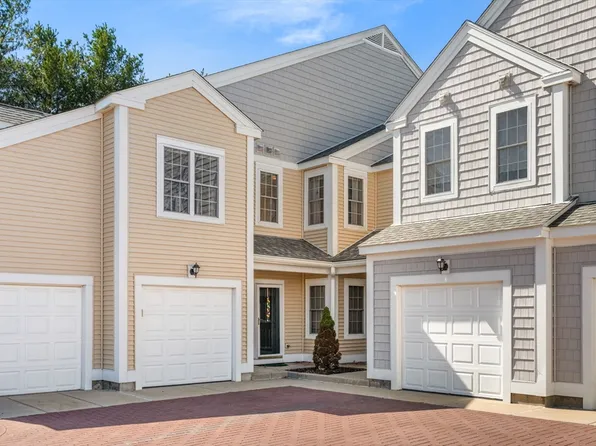 42 Village Dr #42, Quincy, MA 02169