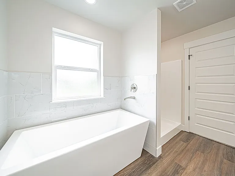 2998 Huntshire Ave — Photo 14