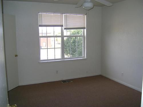 5th image of 204 W Mary Jane Dr APT A