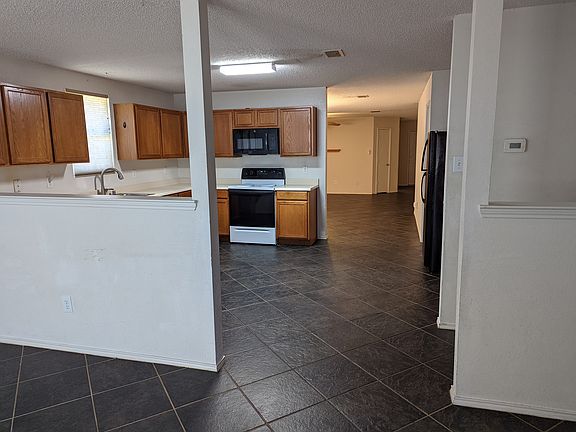 2nd image of 1624 Flagstone Ln