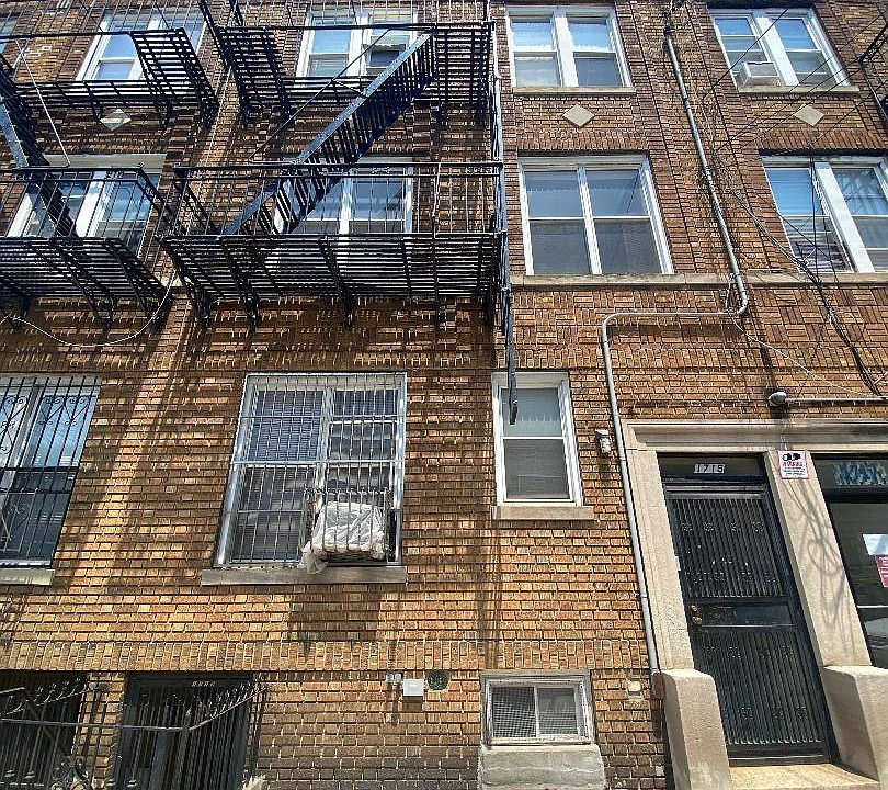 1st image of 1715 Voorhies Ave