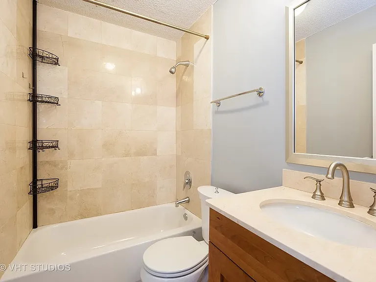450 W Briar Pl #11M — Photo 8