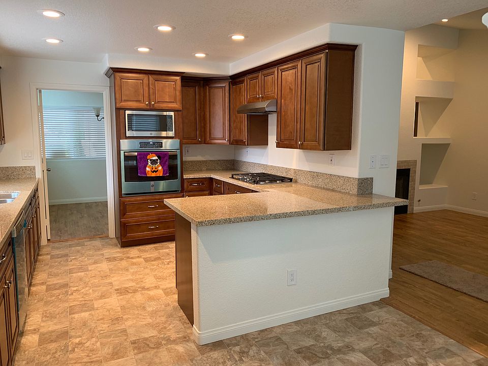 1st image of 1181 Avenida Rosa Mundi