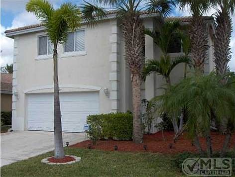 3rd image of 6120 Willoughby Cir