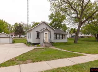 505 W 1st St, Janesville, MN 56048