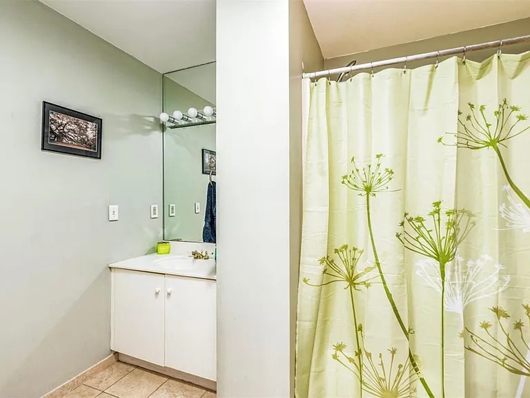 4496 Maryland Ave #1C — Photo 15
