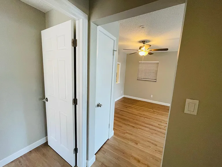511 Duchess Ct #1 — Photo 14