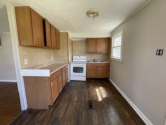 2nd image of 1625 Shaffer St #1