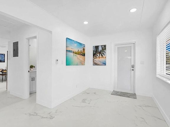 5th image of 20 Palm Dr