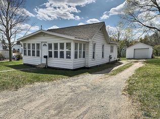 1045 Alderman St, Belding, MI 48809