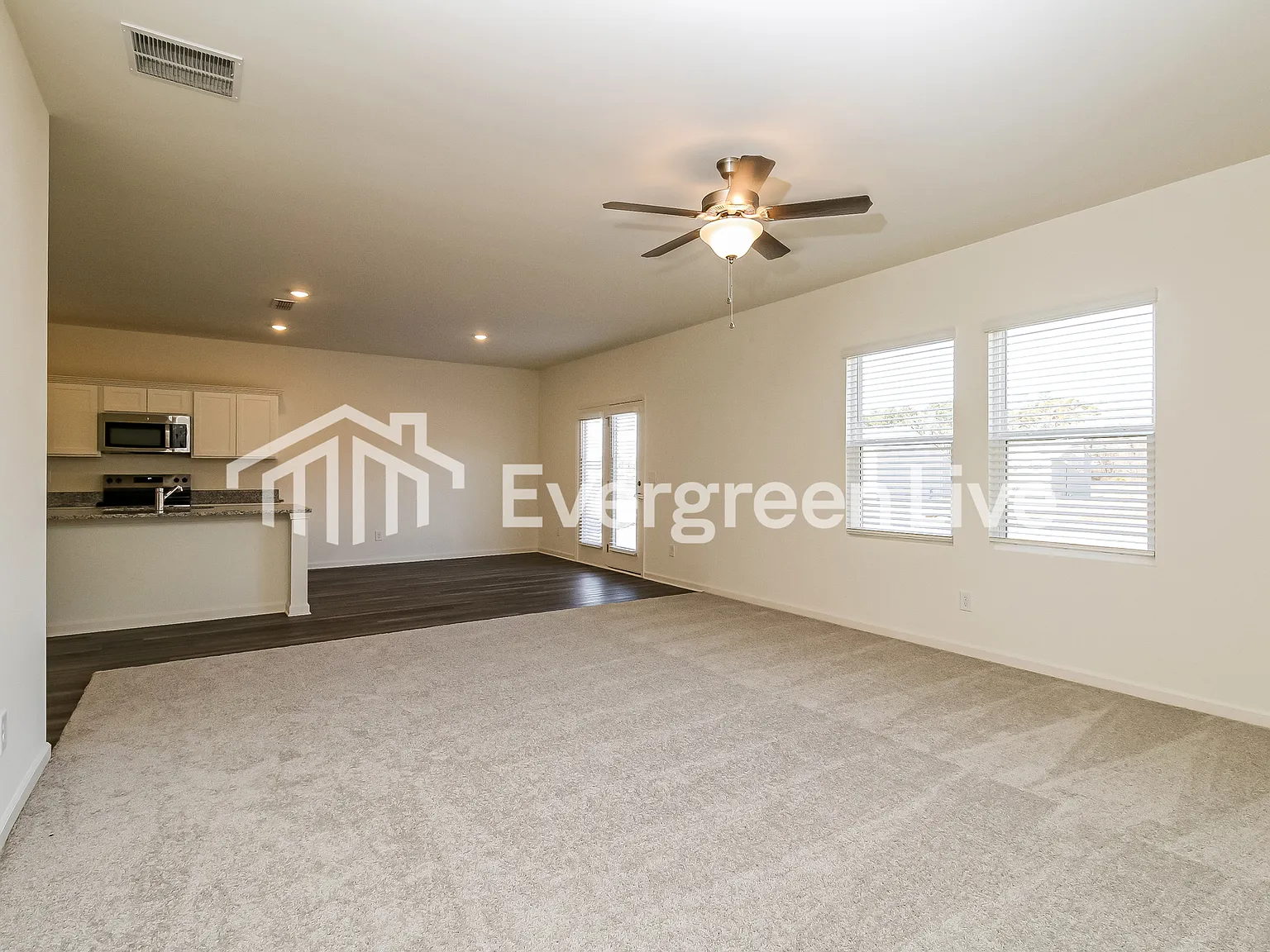 4 bed, 2.0 bath, 2401 sqft, $2,070 — Photo 3
