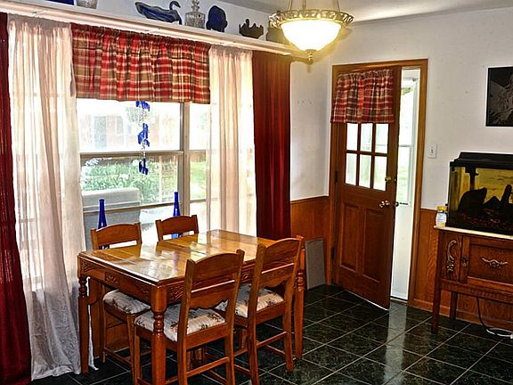 Ceramic tiled Breakfast Room. 15x10