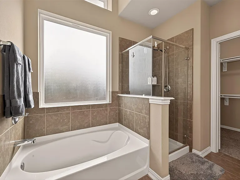 4502 Mallory Creek Dr — Photo 18